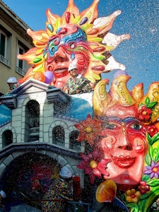 carnevale, coriandoli, maschere, sole, carro, carri, cartapesta, rosso, ponte, arlecchino, allegorico