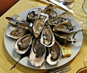 piatto, ostriche, coltello, tovaglia, forchetta, posate, burro, molluschi, cibo, bianco, cozze, conchiglie, bicchiere, bicchieri, forchette, pesce, giallo, frutti, valve