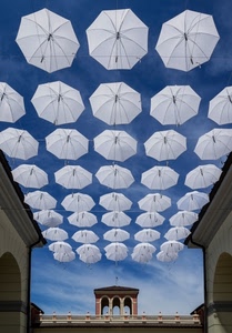ombrelli, bianco, cielo, archi, appesi, nuvole, azzurro, blu, bianchi, prospettiva, installazione