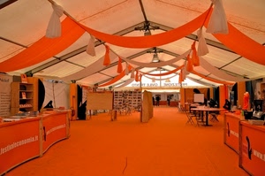 tendone, arancione, stand, arancio, tavoli, fiera, tende, sedie
