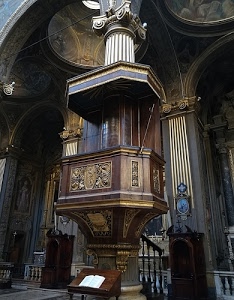 pulpito, chiesa, colonna, leggio, legno, capitello, archi, oro, confessionali, interno, balaustra, pilastri, marrone, libro, decorazioni, ringhiera, cupole