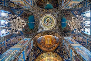 soffitto, affreschi, chiesa, archi, lampadari, colonne, azzurro, vetrate, santi, cristo, mosaici, finestre, volta, dipinti, colori, lampadario, cupola