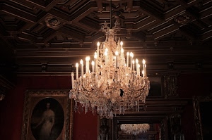 soffitto, lampadario, luci, quadro, cristallo, candele, specchio, legno, gocce, lampadine, cristalli, quadri, cassettoni, rosso, cornici, luce, pendenti