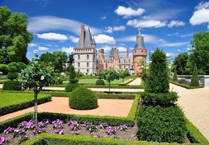 castello, fiori, giardino, nuvole, alberi, aiuole, torri, piante, verde, cielo, siepi, bianco, parco, finestre, siepe, cespugli, azzurro, vialetti