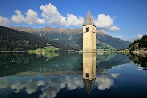 campanile, lago, acqua, nuvole, montagne, cielo, alberi, riflesso, riflessi, verde, bianco, azzurro, montagna, boschi, torre, case