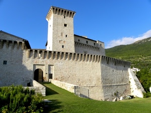 castello, torre, prato, verde, ponte, porta, mura, arco, cielo, finestre, fortezza