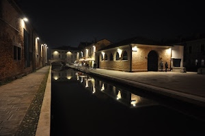 canale, luci, notte, acqua, riflessi, notturno, ponte, finestre, nero, archi, riflesso, persone, marciapiedi, buio, case, edifici, fiume, lampioni, sera, biciclette