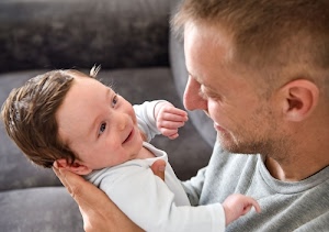 sorriso, bambino, capelli, mani, padre, occhi, sguardo, papà, orecchie, tenerezza, profilo, bimbo, bocca, manine, neonato, sguardi, bambina, orecchio, naso, amore