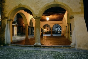 colonne, archi, portico, luce, notturno, notte, sera, portici, lampione, porticato