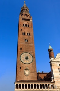 campanile, orologio, torre, bifore, stemma, archi, chiesa, loggia, cielo