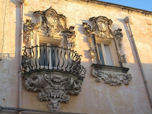 balcone, ringhiera, finestra, barocco, liberty, giallo, finestre
