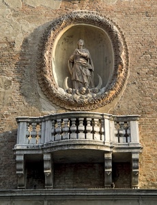 balcone, statua, balaustra, muro, nicchia, palazzo, madonna, cerchio, corna, terrazzo