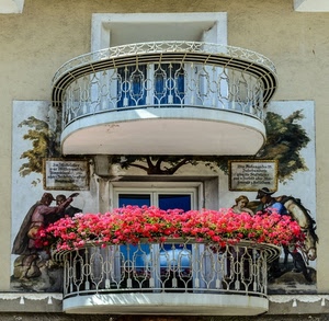 fiori, balconi, finestre, rosso, murales, porte, vetri, ringhiera, due, ringhiere, rosa, piante, balaustre, affreschi, gerani, terrazze, riflessi, murale, vasi