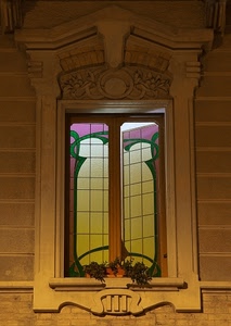 liberty, finestra, verde, vaso, vetri, vetro, fiori, davanzale, viola, palazzo, vetrata, colori, rosa, pianta