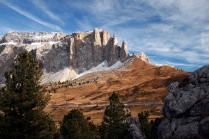 nuvole, alberi, montagne, cielo, neve, montagna, rocce, verde, strada, cime, panorama, azzurro, bianco