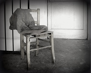 sedia, porta, legno, pavimento, bianconero, gambe, sacco, straccio, stoffa, stanza