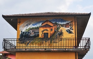 balcone, murales, ringhiera, casa, tetto, treno, murale, stazione, facciata, palazzo, affresco