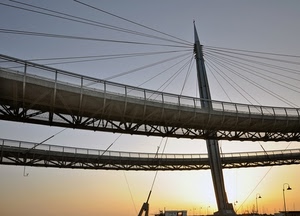 ponte, lampioni, tramonto, cielo, fili, linee, pilastro, ringhiere, cavi, funi, controluce, sole, acciaio, pilone, tiranti, ferro