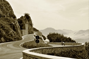 curve, strada, ciclisti, montagna, montagne, rocce, seppia, due, alberi, bianconero