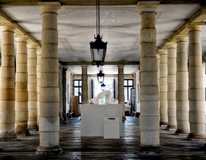 colonne, statua, lampioni, finestre, lampadari, soffitto, portico, lanterne, bianco, pavimento