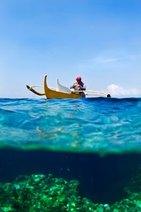mare, acqua, barca, azzurro, uomo, verde, canoa, cielo, fondale, trasparenza, giallo, piroga, rosso, pescatore, persona