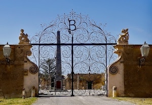 cancello, lampioni, obelisco, statue, ferro, villa, cielo, lettera, muro, ingresso