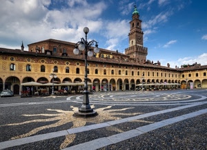 piazza, lampione, torre, nuvole, portici, archi, palazzi