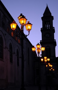 lampioni, campanile, luci, sera, finestre, cielo, accesi, controluce, torre