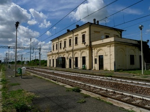 stazione, binari, nuvole, fili, ferrovia, lampioni, rotaie, cielo