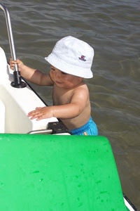 bambino, cappello, verde, bianco, mare, acqua, barca, azzurro, costume, pedalò, mani