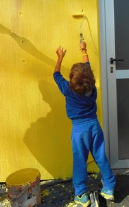 giallo, bambino, secchio, vernice, rullo, pittura, dipingere, porta, bimbo, blu, muro