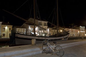 bicicletta, barca, notte, canale, luci, case, bici, alberi, notturno, veliero, ruote, cestino