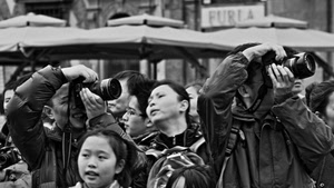 fotografi, persone, ombrelloni, bianconero, obiettivi, visi, fotografo, donne, turisti, fotocamere, strada, orientali