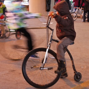 bambino, ruota, bicicletta, pedali, ruote, cappuccio, persone, cerchio, triciclo, monociclo, sfocato
