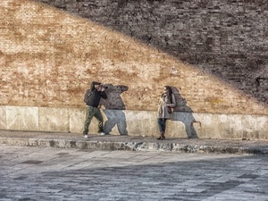 fotografo, modella, muro, ombre, ombra, due, donna, strada