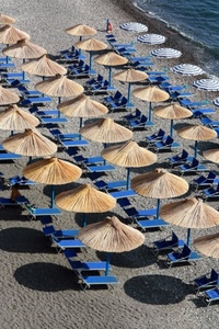 ombrelloni, mare, spiaggia, sabbia, sdraio, estate, paglia, file, ombre, acqua, azzurro, blu, lettini, onde, righe, ombra