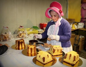 cappello, grembiule, dolci, torte, guanti, donna, bianco, biscotti, signora, rosa, rosso, tegame, tovaglia, cibo, pentola, panettoni, pasticciera, cuoca
