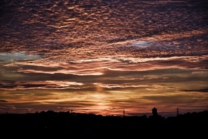 tramonto, nuvole, cielo, controluce, alba, rosso, sole, nero, luce, silhouette, colori, tralicci, panorama, profilo