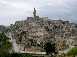 campanile, case, alberi, strada, cielo, paese, panorama, città, nuvole, borgo, chiesa, strade, verde, porte, scalinate, collina, scalini, finestre, matera