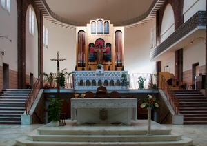chiesa, altare, fiori, organo, croce, gradini, piante, scale, crocifisso, scalini, canne, scalinate, interno, marmo, finestre, ceri, candele, abside, archi, vaso, ringhiera, vasi