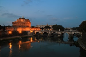 ponte, fiume, castello, roma, luci, notturno, riflesso, riflessi, archi, cielo, tevere, acqua, alberi, notte, azzurro, statue