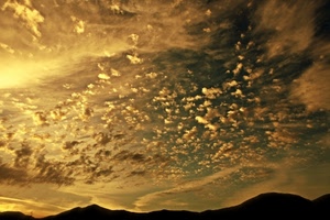 nuvole, cielo, tramonto, montagne, controluce, giallo, alba, luce, sole, cirri, profilo