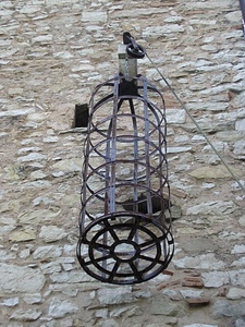 gabbia, carrucola, muro, ferro, appesa, pietre, filo, metallo, pietra, finestra, finestre, fune