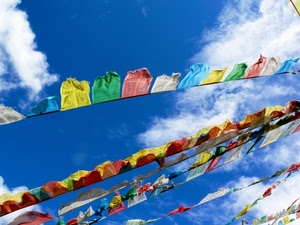 cielo, bandiere, nuvole, colori, vento, fili, bandierine, multicolore, azzurro