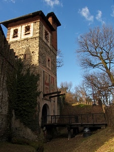 ponte, torre, finestre, alberi, castello, azzurro, cielo, verde, portone, arco, levatoio, erba, affreschi, nuvole, fossato