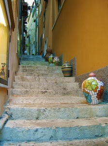 vasi, gradini, scale, scala, vicolo, scalinata, palazzi, case, ceramica