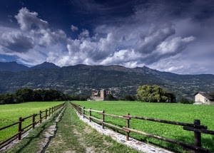 strada, nuvole, montagne, staccionata, castello, verde, cielo, staccionate, sentiero, prato, steccato, alberi