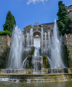fontana, alberi, acqua, cielo, azzurro, verde, cascate, zampilli, nuvole, palazzo, villa, finestre, cascata, aquila, balaustre, balaustra, giardino, vasca, bianco, stemma, persone