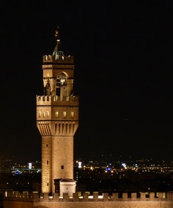 torre, merli, notturno, notte, luci, nero, firenze, campanile, palazzo, città, finestre, castello, feritoie, illuminazione, sera