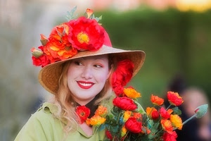 cappello, fiori, donna, rosso, sorriso, sfocato, occhi, ritratto, bocciolo, naso, bocca, rossetto, volto, viso